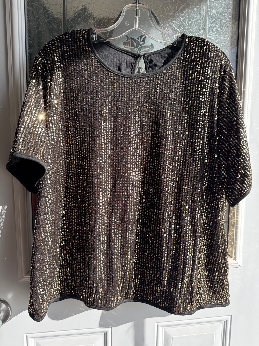Women's Gold and Black Sequin Short Sleeve Top, size 2XL